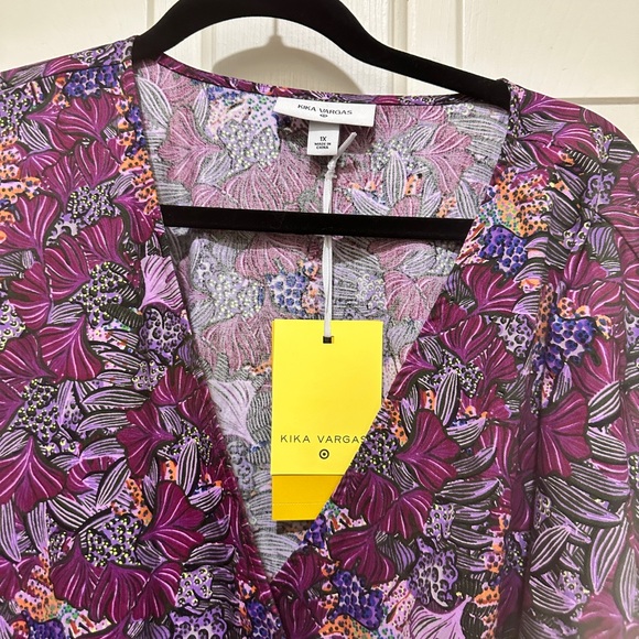 Kika Vargas Target 1X Blouse Wrap Top Purple Floral Scallop Hem Puff Sleeve. - Picture 6 of 7